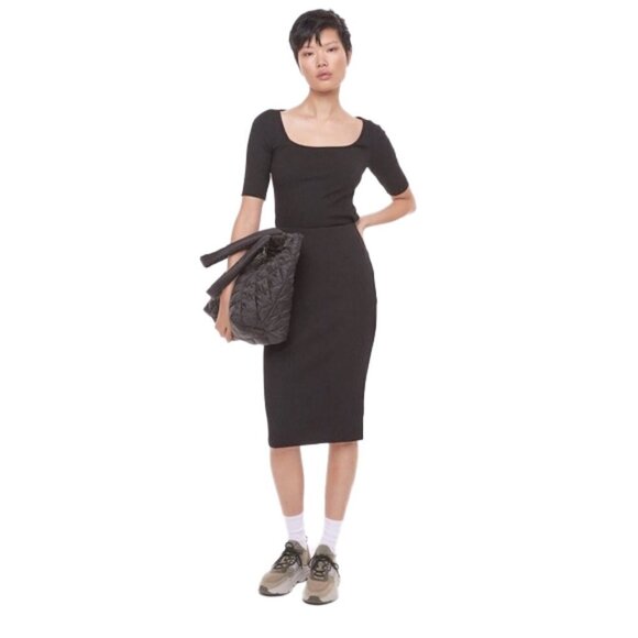 ❤️🆕 H & M black stretchy midi skirt size small - Picture 1 of 4